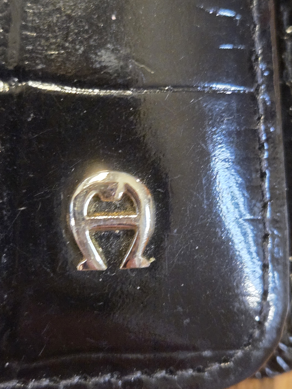 ​Vintage Etienne Aigner Croc-Embossed Leather Wallet - Picture 2 of 7